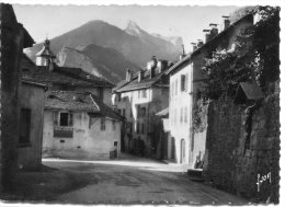 CPSM 74 FAVERGES RUE NICOLAS BLANC LE ROCHER DE VIUZ ET L ARCLOZAN Rare   Grand Format 15 X 10,5 - Faverges