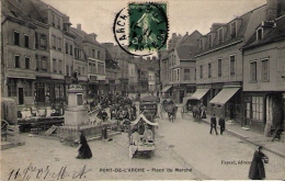 PONT DE L ARCHE Place Du Marché Animée - Pont-de-l'Arche