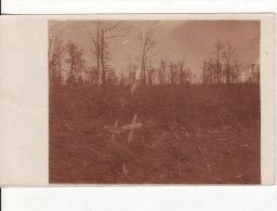 Carte Postale Photo Militaire Allemand Cimetière Militaire -FRIEDHOF-Argonne ?- Meuse Ou Ardennes ? A SITUER ALOCALISER - Cementerios De Los Caídos De Guerra