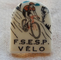 Pin's Vélo Porcelaine F.s.e.s.p Vélo - Radsport