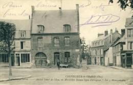 Crévecoeur-le-Grand  Ancien Hôtel De L'Ecu Où Alexandre Dumas Logea D'Artagnan Les 3 Mousquetaires    Cpa - Crevecoeur Le Grand