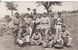 Carte Postale Photo Militaire Français-  Régiment Char De Combat ?? - Régiment Du Train ?? Insigne Sur Béret- A SITUER - Regimente