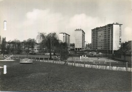 Jette : Parc De La Jeunesse Et Le Complexe Des Buildings   : Format 14.5 X 10.5 Cm  (CPA Carnet-Carnet Kaart See Scan ) - Jette