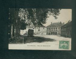 Arc En Barrois (52) - Place De L´ Hotel De Ville ( Roulotte ?? Photo Email Breger En L´état) - Arc En Barrois