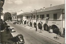 Saint Laurent Du Var - Avenue Du Général Leclerc - Vieilles Autos - Pompe à Essence - Saint-Laurent-du-Var