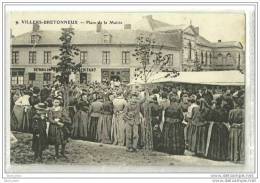 VILLERS-BRETONNEUX(80)1916-PLACE DE LA MAIRIE-JOUR DE MARCHE-TRES ANIMEE-écrite - Villers Bretonneux