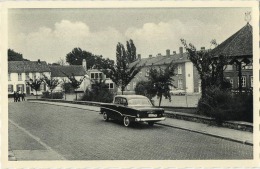 Lummen :  Gemeenteplein  (  Old Car ) - Lummen