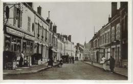 CPSM JARGEAU (Loiret) - Le Faubourg Berry - Jargeau