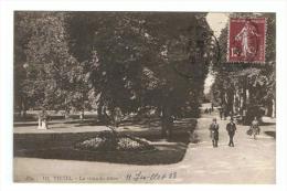 VITTEL - VOSGES - LA GRANDE ALLEE - Vittel