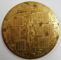 1979  énorme Médaille Symbolique Puissiez-vous Rencontrer La Bienvveillance D´Ariane Diam 9cm 372 Gr Calendriers - Altri