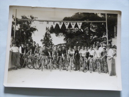 DEPART D'UNE COURSE CYCLISTE - Ciclismo