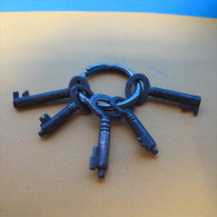 5 Petites Clefs. - Ferro Battuto