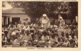 Afrique Noire  Dahomey - Bénin :  Cotonou  Congrégation Des Soeurs  L'Ouvroir  ( Voir Scan) - Dahomey