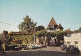 Cp , 32 , BARBOTAN LES THERMES , Un Aspect De La Ville , Les Bains Clairs - Barbotan