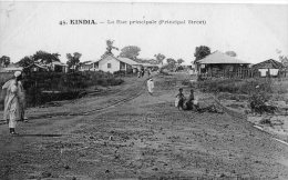 Afrique  Guinée    Kindia  La Rue Principale   ( Voir Scan.) - Guinea