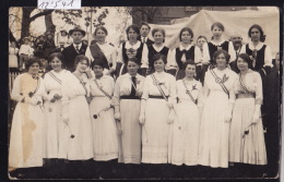 Chœurs Féminins Devant L'Hôtel De Ville (vers Luins - Bursins - Gilly - Vinzel ? Vaud ) Ca 1925 (12´541) - Bursins