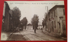 Cpa 69 VENISSIEUX Avenue République Rue Carnot (Tramway ) - Vénissieux