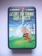 BOITE EN METAL Fer Blanc Biscuits Mistral ASTERIX - LE CIEL LUI TOMBE SUR LA TÊTE - Art De La Table