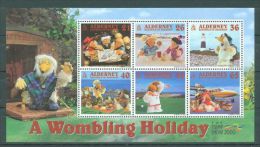 Alderney - 2000 Wombling Holiday Block MNH__(THB-66) - Alderney