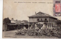 Afrique Noire  Guinée  Conakry:   La Gare    (voir Scan) - Guinée
