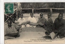 Afrique Noire     Sénégal    Ecole Et Son Marabout Assanne Paye  (  Voir Scan  ) - Sénégal