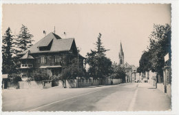 68 // CERNAY   Vue Sur L'église    CPSM   COREVO Edit - Cernay