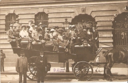 CARTE PHOTO . ALLEMAGNE . COLOGNE Beau Plan Gde Calèche De 23 Personnes " Promenade En Voiture Départ De DOMKLOSTER " - Photographs