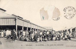 Afrique Noire. Sénégal  St Saint Louis:  Marché     (Voir Scan ) - Senegal