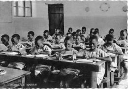 Afrique Noire   Soudan  Une Classe Chez Les Frères Blancs ( Format 10x15  Voir Scan) - Sudan