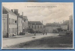 61 - BAZOCHES Sur HOENE -- Place De L'Eglise - Bazoches Sur Höne