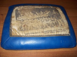 Old Chairs FC Schalke 04, Rare From 1958 Has Preserved, Sports History, RRR - Habillement, Souvenirs & Autres