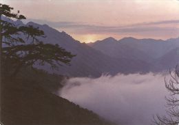 Cp , RÉGIONS , CORSE , Coucher De Soleil En Montagne - Corse