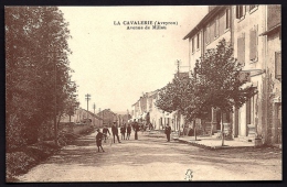 CPA ANCIENNE- FRANCE- LA CAVALERIE (12)- AVENUE DE MILLAU AVEC BELLE ANIMATION- ARBRES PETITS- - La Cavalerie