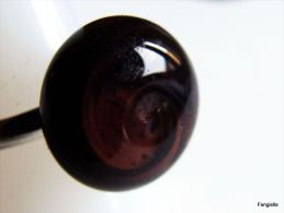 Bague Marron Noir En Verre Filé Au Chalumeau Sur Anneau Réglable Argenté  Le Cabochon Fait Environ 16x16x10mm. - Ringe