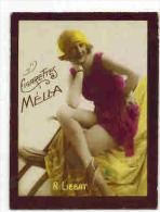 CHROMO EROTIQUE FEMMES ARTISTE PIN UP Cigarettes MELIA : " R LIEBAT " Jambes Nues - Melia