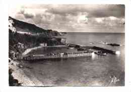 Saint Germain De Vaux Vue Sur Le Petit Port Cabanes Et Villas Voisines Canton Beaumont Hague Edit Becquemin - Beaumont