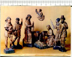 CHAOURCE   LA CRECHE  -  L Adoration Des Bergers -  Statuettes En Bois Peint Et Doré - Chaource