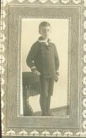 Junge In Schulkleidung Erster Schultag Am Tisch Im Rahmen Sw Um 1915 - Einschulung