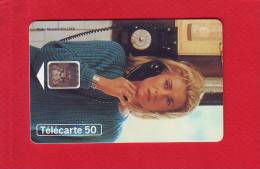 386 - Telecarte Publique Telephone Et Cinema 8 Deneuve (F551) - 1995