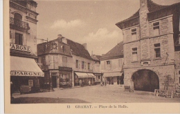 46 - Gramat - Place De La Halle - Edit  Astruit N°13 - Gramat
