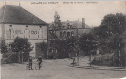 89 - AILLANT SUR THOLON / PLACE DE LA GARE - LES ECOLES - Aillant Sur Tholon