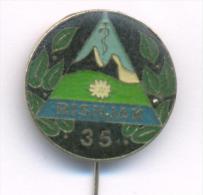 CLIMBING Mountaineering ALPINISM CROATIA, RISNJAK 35 - COMMEMORATIVE PIN BADGE. - Alpinismus, Bergsteigen