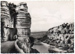 CP, 07, Environs De VAL-LES-BAINS, Défilé De Ruoms, Voyagé En 1950 - Vals Les Bains