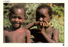 NIGER - NIAMEY Enfants Rencontrés Dans Une Rue De La Capitale - W-6 - Niger