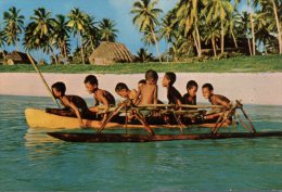 (369) Fiji Islands - Ile De Fidji - Enfants Dans Canoe - Fidschi