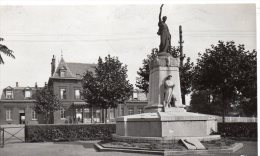 DENAIN  Le Monument Aux Morts 1914-1918 - Denain