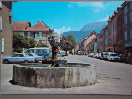 38 - MENS - Rue Du Breuil, Au Fond Le Chatel ( Voitures: Peugeot 304, Renault 4L Fourgonnette...) - Mens