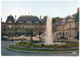 CP, 86, POITIERS, Place De La Préfecture, Vierge - Poitiers
