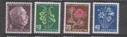 Yvert 467 / 470 ** Neuf Sans Charnière Légère Trace Sur Les 468 Et 469 - Unused Stamps