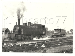 Loudéac (22) : GP De La Locomotive En Manoeuvre Sur La Ligne Carhaix-la Brohinière  En 1957 (animé) GF. - Loudéac